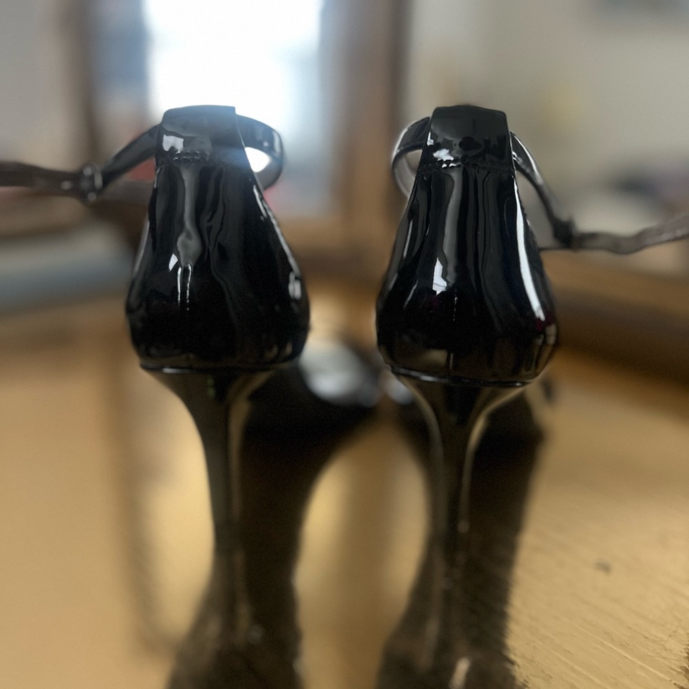 Bandolino Patten Leather Kitten Heels Sz 5 - Picture 3 of 5